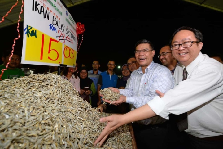 INISIATIF KERAJAAN MELALUI KERJASAMA STRATEGIK DENGAN PEMAIN INDUSTRI SEKTOR PERUNCITAN