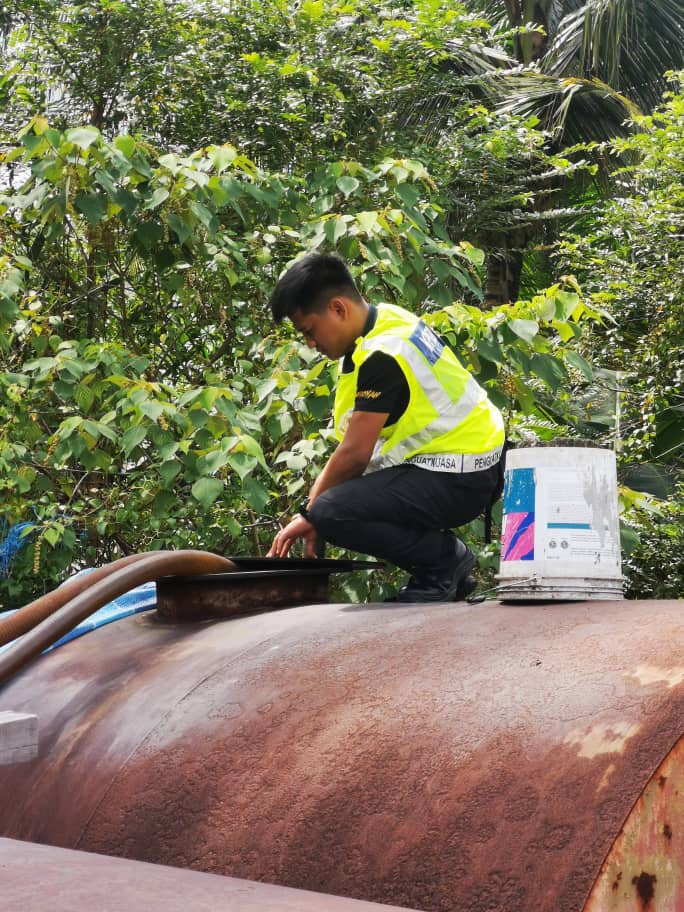 PENGUAT KUASA KPDN BERJAYA MENUMPASKAN AKTIVITI PENYELEWENGAN MINYAK DIESEL BERSUBSIDI