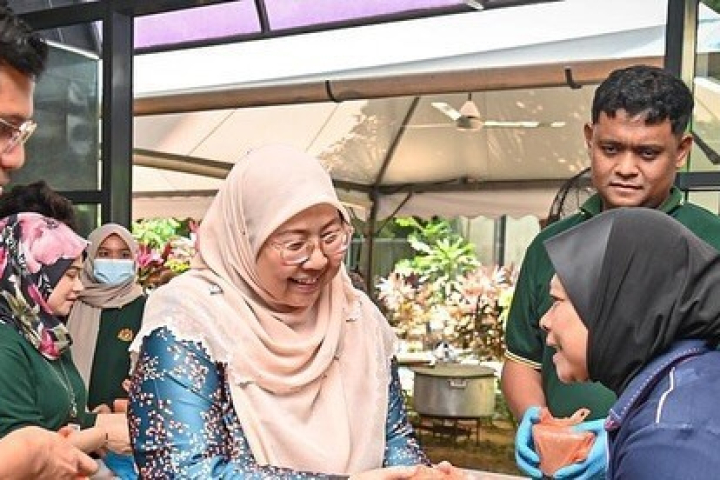 PROGRAM GOTONG-ROYONG BUBUR LAMBUK